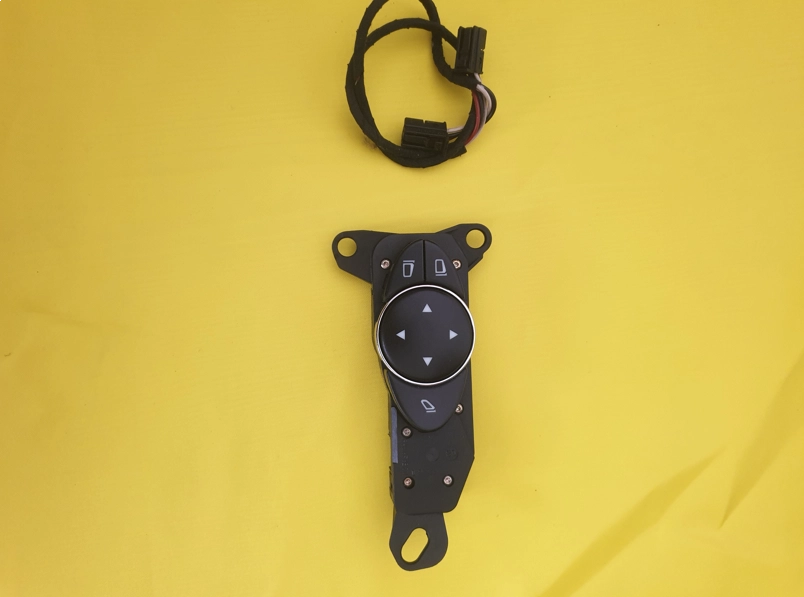 resimler/genel/Mercedes w211 e200 ayna ayar butonu orjinal ÇIKMA 2118208510